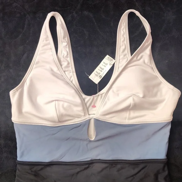 Colorblock One-Piece Swimsuit CUPSHE SWIMWEAR ONE-PIECE - Picture 4 of 13